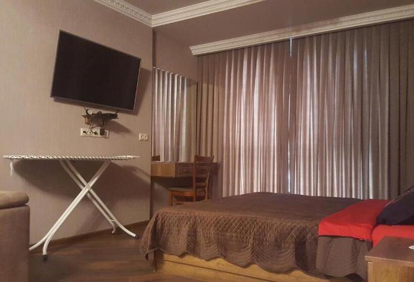 استودیوی استاندارد با چشم‌انداز دریا, Mimino Apartment Deluxe First Line