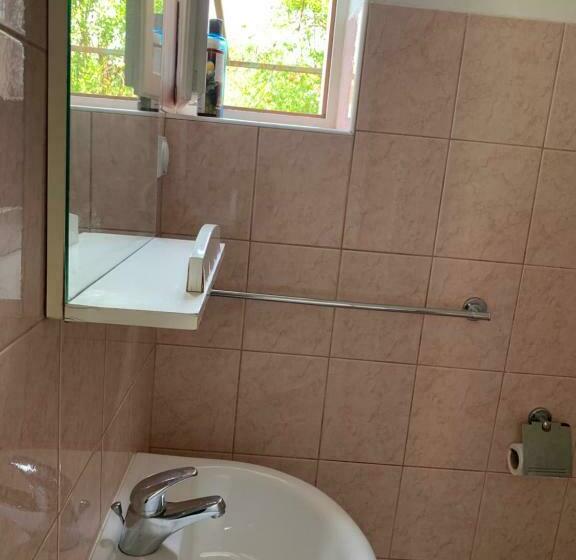 آپارتمان 1 خوابه همکف, Anita Guest House