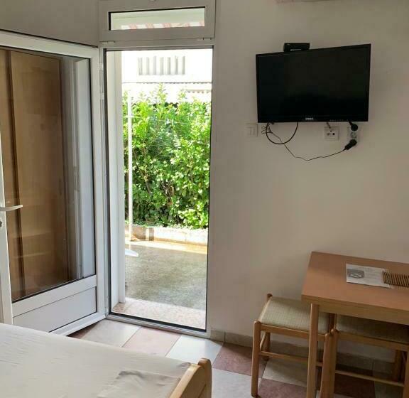 آپارتمان 1 خوابه همکف, Anita Guest House