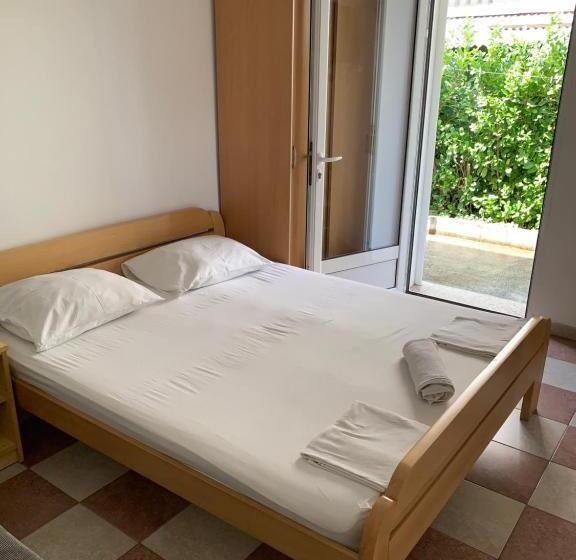 آپارتمان 1 خوابه همکف, Anita Guest House