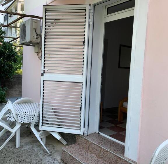 آپارتمان 1 خوابه همکف, Anita Guest House
