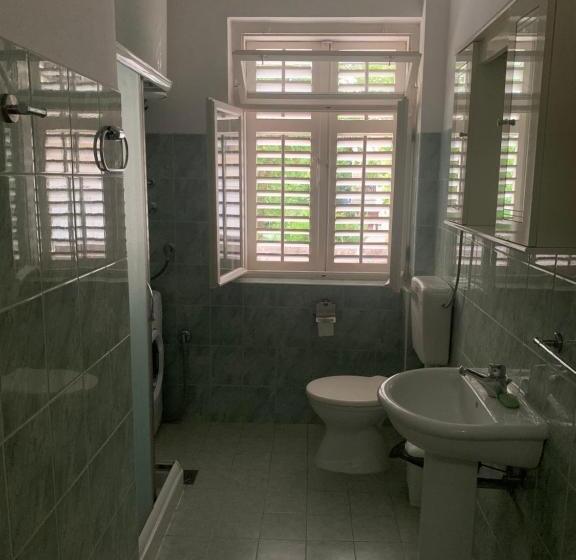 آپارتمان 1 خوابه همکف, Anita Guest House