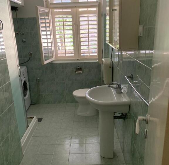 آپارتمان 1 خوابه همکف, Anita Guest House