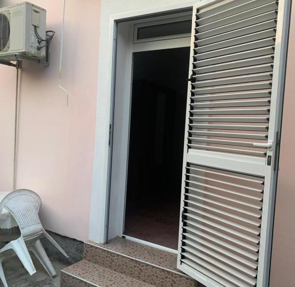 آپارتمان 1 خوابه همکف, Anita Guest House