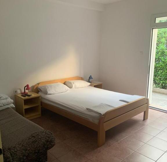 آپارتمان 1 خوابه همکف, Anita Guest House