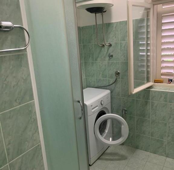 آپارتمان 1 خوابه همکف, Anita Guest House