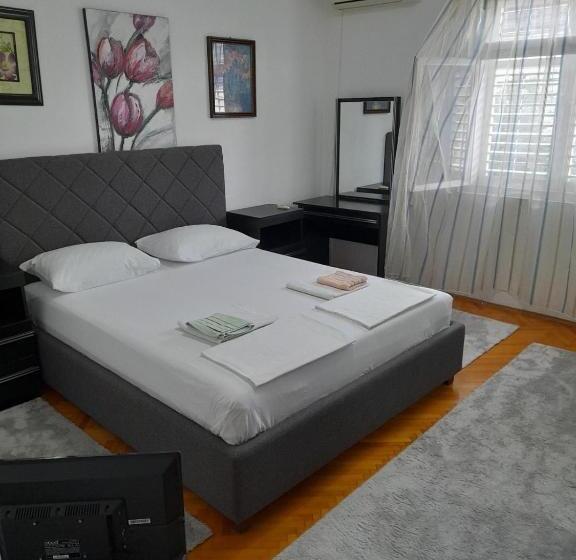 آپارتمان 2 خوابه, Anita Guest House