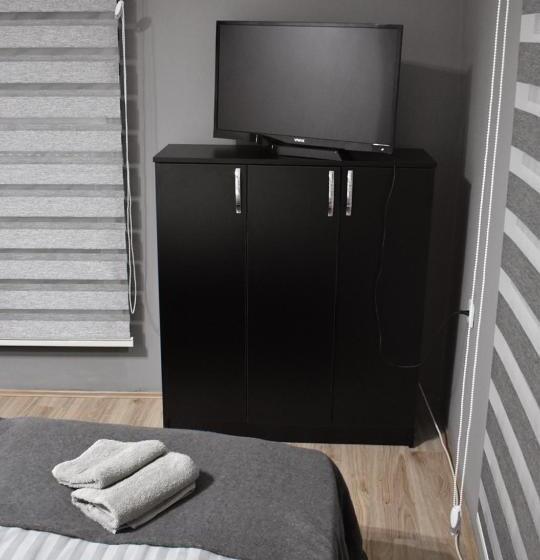 اتاق لوکس با تخت بزرگ, Apartmani Zrenjanin