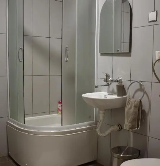 اتاق لوکس با تخت بزرگ, Apartmani Zrenjanin