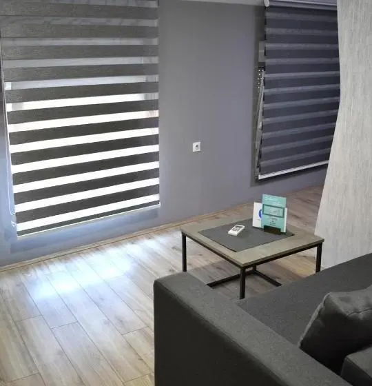 اتاق لوکس با تخت بزرگ, Apartmani Zrenjanin