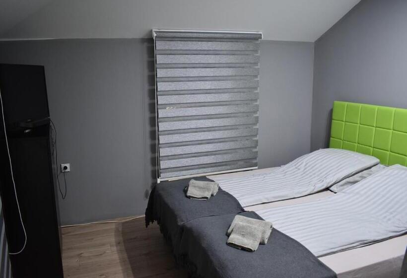 اتاق لوکس با تخت بزرگ, Apartmani Zrenjanin