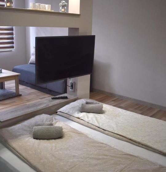 استودیوی لوکس, Apartmani Zrenjanin