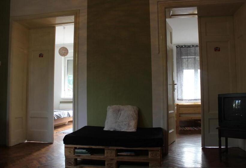 חדר סטנדרט חדר אמבטיה משותף, Central Station Private Rooms