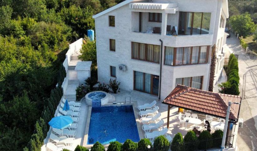 آپارتمان 1 خوابه با بالکن, Villa Rakhimov