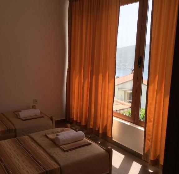 آپارتمان 1 خوابه با بالکن, Villa Rakhimov