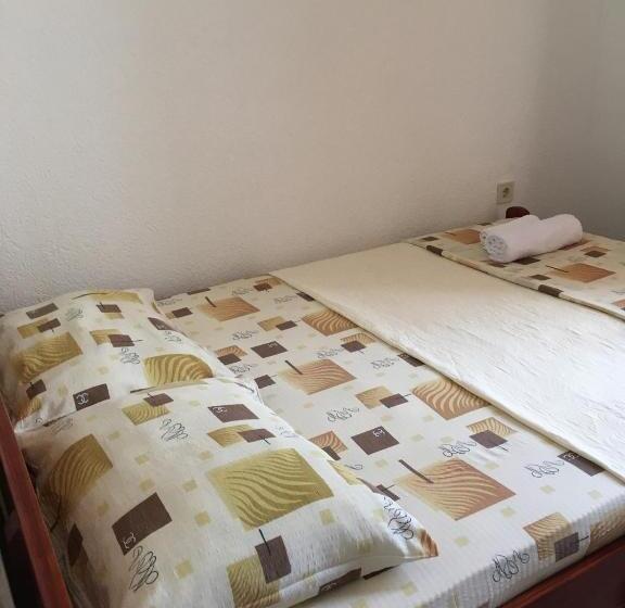 آپارتمان 1 خوابه با بالکن, Villa Rakhimov