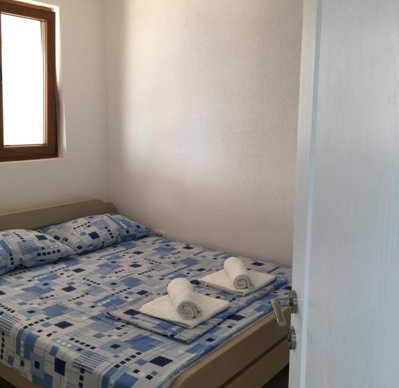 آپارتمان 1 خوابه با تراس, Villa Rakhimov