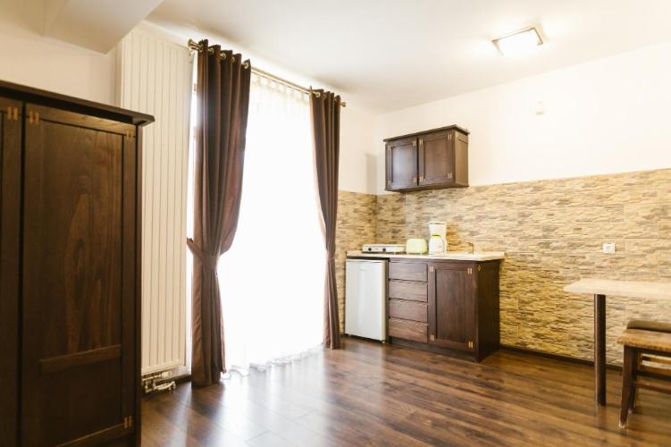 חדר סטודיו סטנדרד, Hanul Conitei