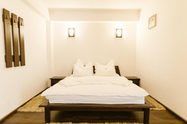 דירת שני חדרים, Hanul Conitei