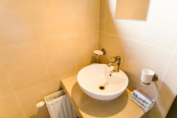 חדר סטודיו סטנדרד, Hanul Conitei