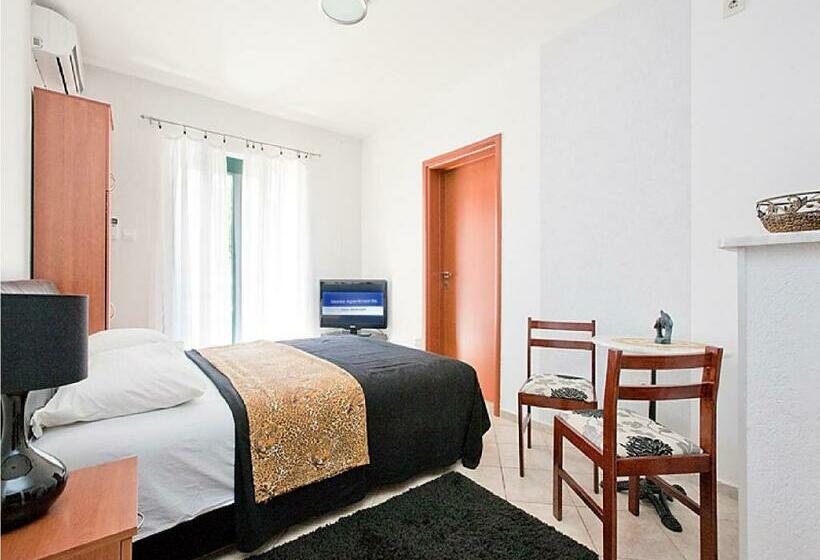 آپارتمان 2 خوابه, Klaris Guest House