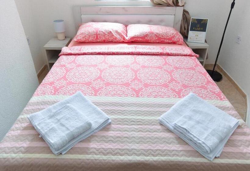 آپارتمان 2 خوابه, Klaris Guest House