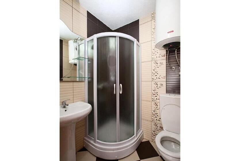 آپارتمان 2 خوابه, Klaris Guest House