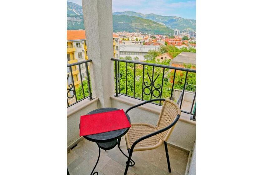 آپارتمان 2 خوابه با بالکن, Klaris Guest House