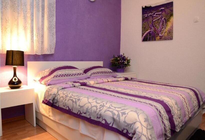 اتاق استاندارد با بالکن, Klaris Guest House