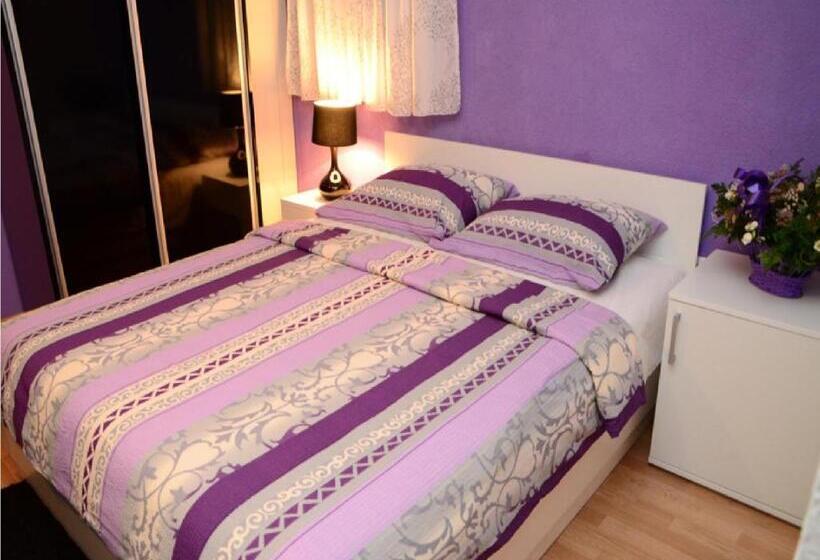 اتاق استاندارد با بالکن, Klaris Guest House