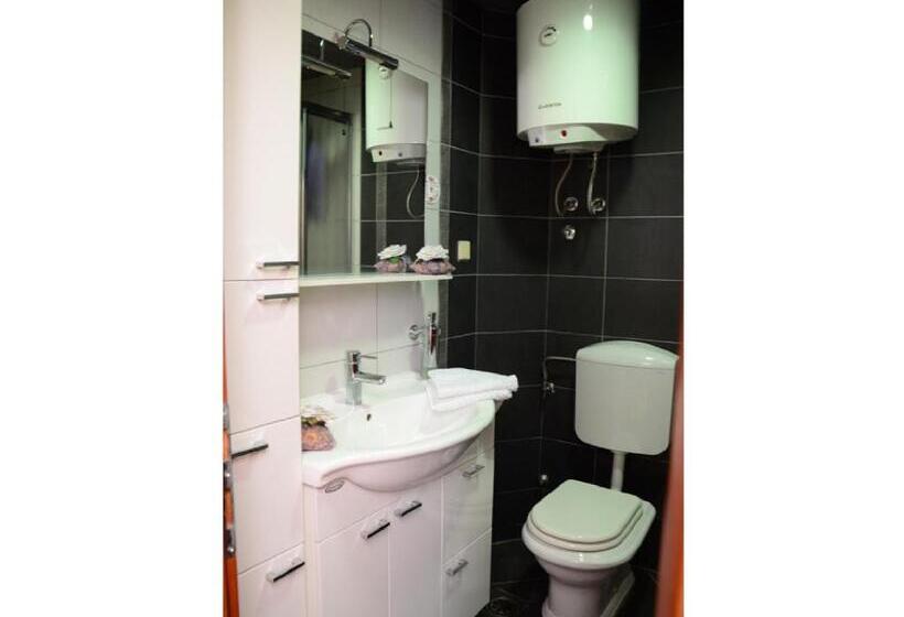 اتاق استاندارد با بالکن, Klaris Guest House