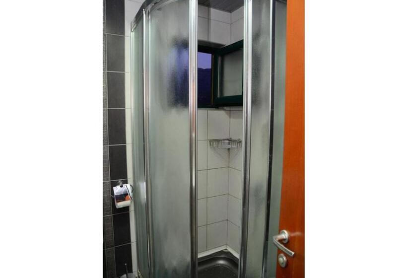 اتاق استاندارد با بالکن, Klaris Guest House