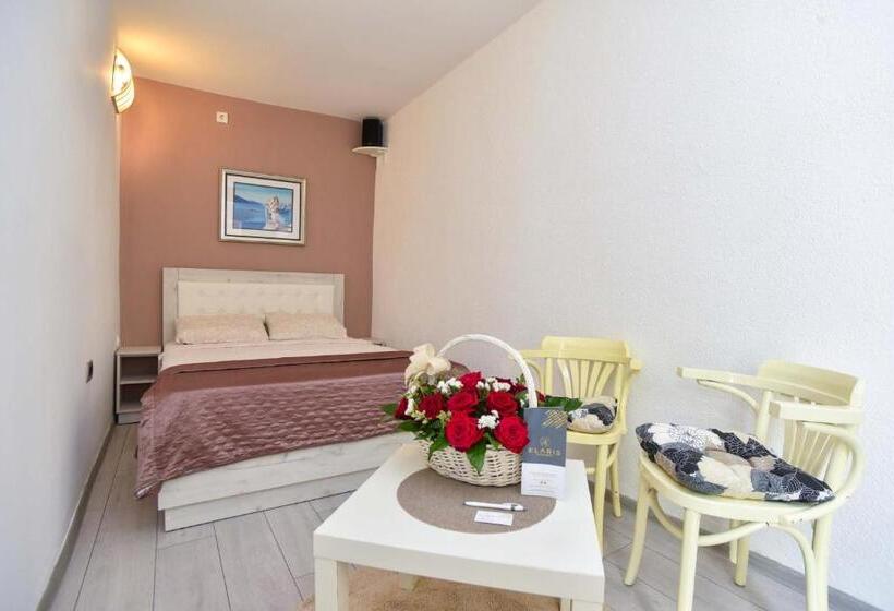 اتاق استاندارد در طبقه همکف, Klaris Guest House