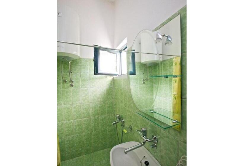 آپارتمان 2 خوابه, Klaris Guest House