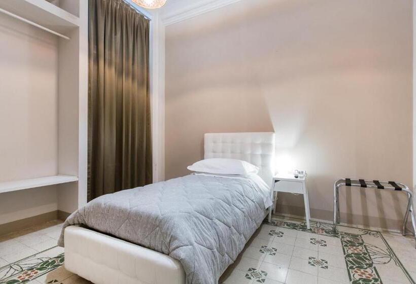 标准三人间, Matera In Vacanza