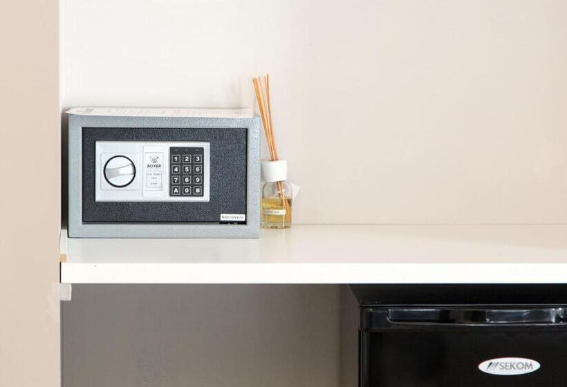 标准三人间, Matera In Vacanza