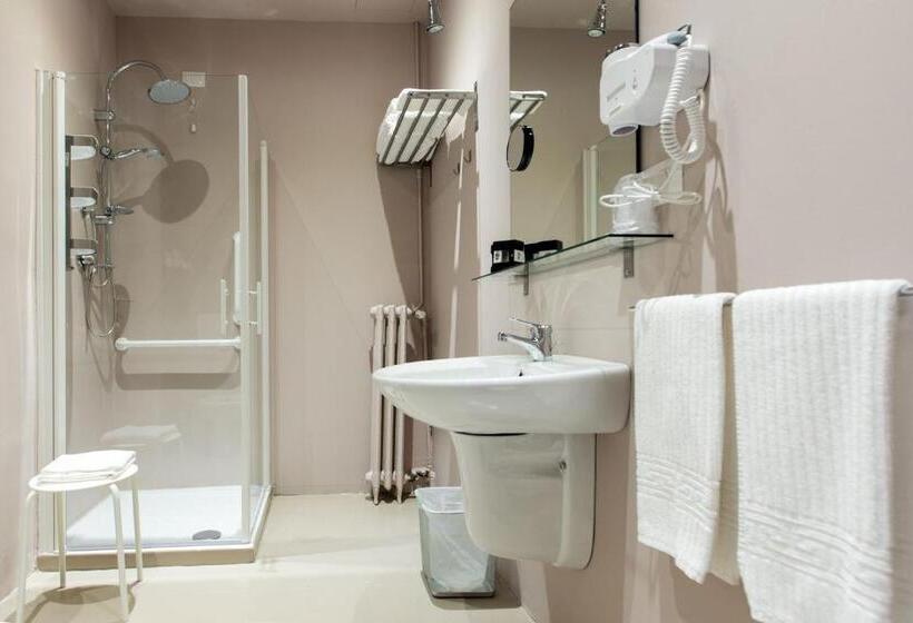 标准三人间, Matera In Vacanza