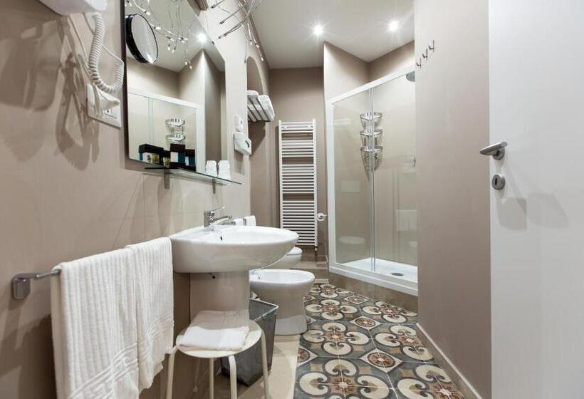 标准三人间, Matera In Vacanza