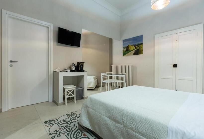 标准三人间, Matera In Vacanza