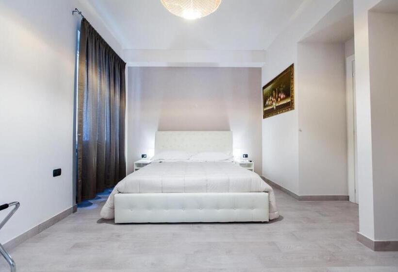 标准三人间, Matera In Vacanza