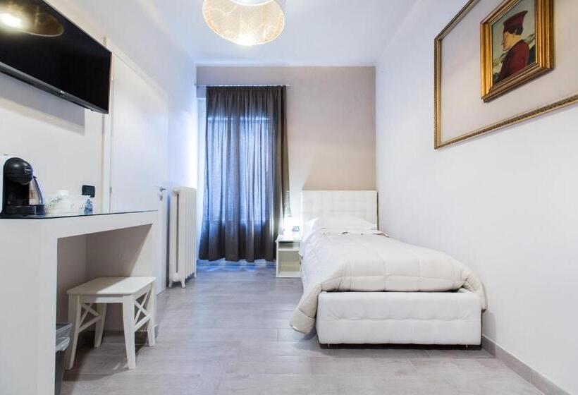 标准三人间, Matera In Vacanza