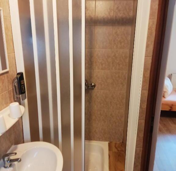 غرفة قياسية رباعية, Penzion Leštiny