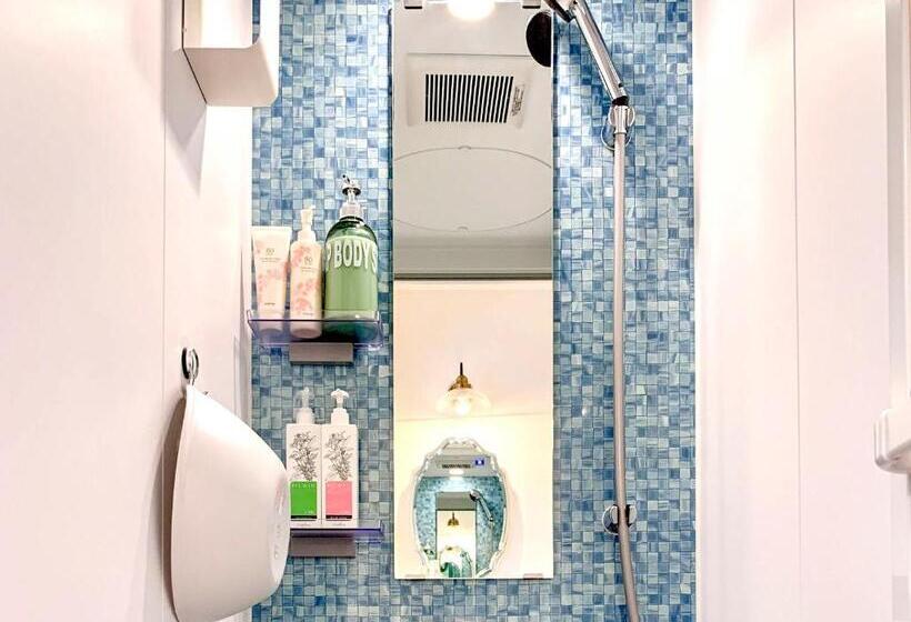 غرفة قياسية, Sparky’s House