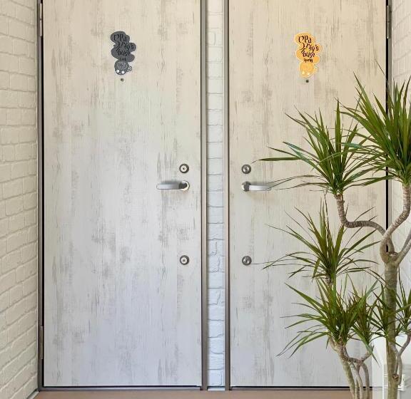 غرفة قياسية, Sparky’s House