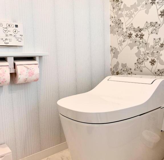 غرفة قياسية, Sparky’s House