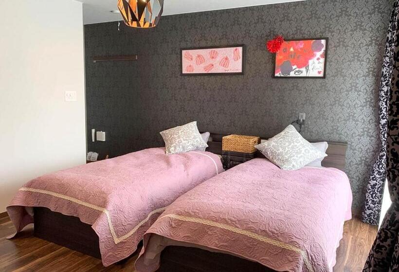 ‫فيلا غرفة نوم واحدة, Sparky’s House