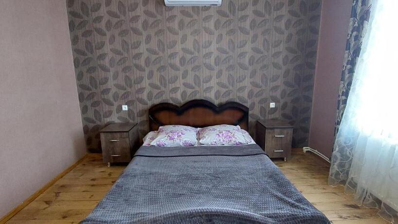 اتاق استاندارد چهار تخته, Tsminda Giorgi Apartment