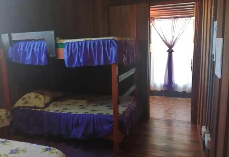 スタンダード４人部屋, Pensión Y Cabinas Colibrí B&b Costa Rica