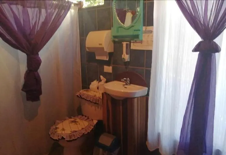 スタンダード４人部屋, Pensión Y Cabinas Colibrí B&b Costa Rica