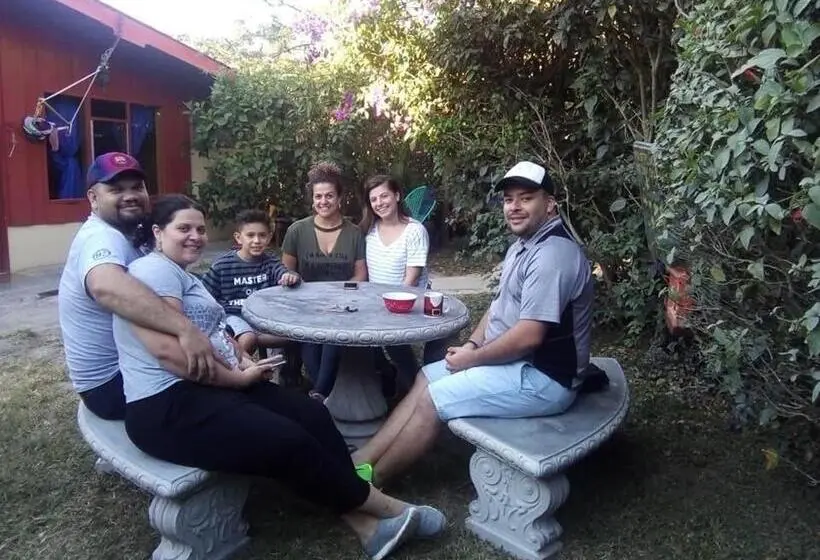 デラックスファミリールーム, Pensión Y Cabinas Colibrí B&b Costa Rica